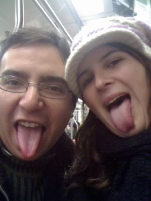Padre de dos hijos prexiosos, Pareja de una hermosa mujer e hijo de la mujer mas maravillosa del mundo
eterno estudiante y a veces trabajo todo el dia