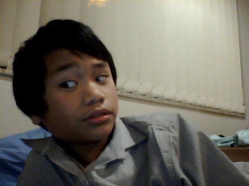 follow me plz i follow back, im 12 years old and i go to gay rangeview intermediate and i wanna be a vampire like edward cullen