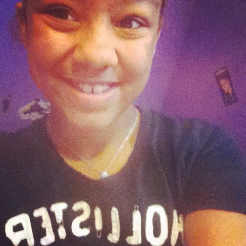 my name is miranda im in love with JB and onedirection if you follow me i follow love you all 3