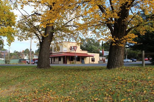Nestled in the enchantingly picturesque Central Vic goldfields town The Bridge Hotel is open Mon – Sun. More info http://t.co/63Qw7VMxCW