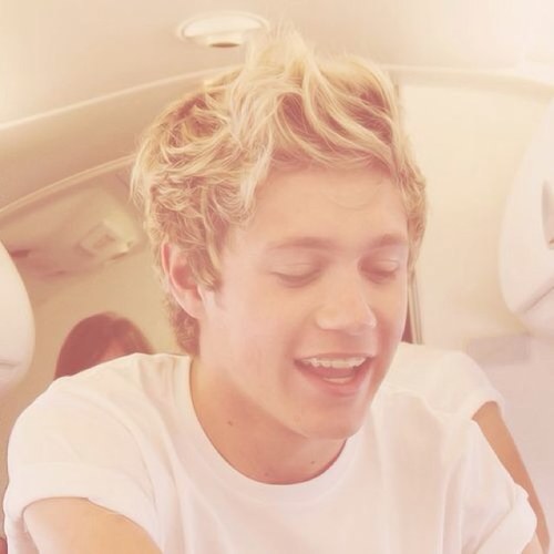 ImaSmilerGirl's profile picture. 3 Si nos llenamos de odio ellos ganan u.u no deben robarnos el corazon *u* 3 ............ Smiler & Directioner :3