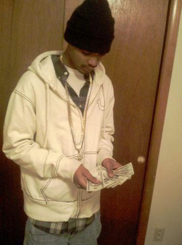 Bitch i'm 17 I Go 2 Uni In California, Im a hustler || Member Of The Aali Family || Almost Famous || #TeamRICH || #TeamHustler || #TeamTaken ||  MilitaryMind ||