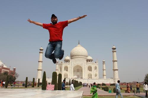 this is prabhjot, love music, love philosophy, love reading, love all ;)