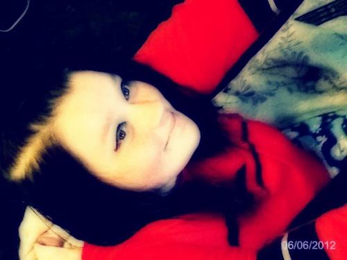 you follow me ill follow you back and im kayla im am 19 i love my family and friends and they are my world i dont know what i would do without them:)
