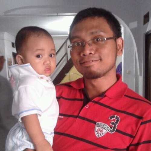 chrisari13's profile picture. 