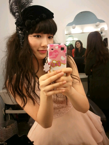 Hi .. I'm Suzy missa Bot #DoomZFam ♥Say-a : follow me @SUZYBOTDZ =]~ Let's have fun.^__________^ 
070612 ♥ [notreal]