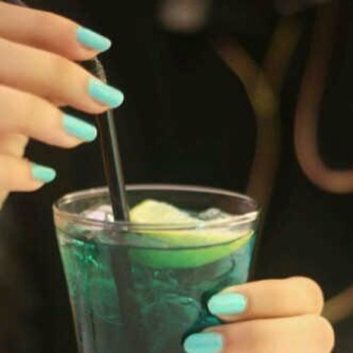 basma_alzini's profile picture. واشتهيت ان اغرق به..وابلل روحي بعمق.. واشتهيت الرقص تحت حباته،حافيه القدمين..واشتهيت اللعب تحته..والعوده( لطفله) لايهمها الوجع بعدمافعلته تحت المطر