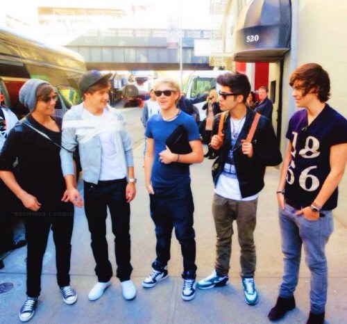 met 1D on 3-17-12 meeting them again in 2013 ! 5/5 follow