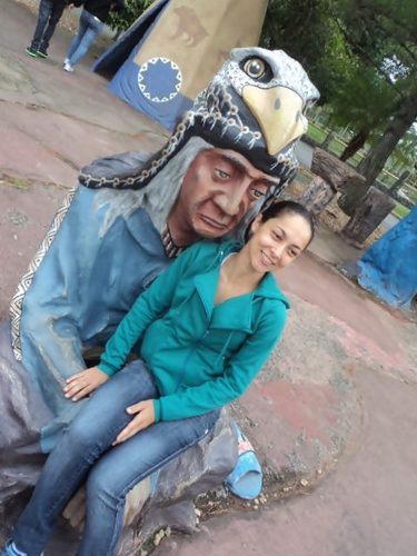 Sou Simplismentee aá dá Fotoo* α baaiixinha, doos cabeelos pretoos, daa peele moorenaa e dos olhos negrooos .