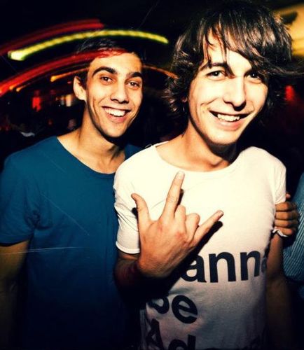 Neibesh's profile picture. Living that life that others only wish they could...