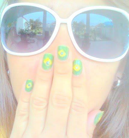 Eles tentam apagar meu brilho, eles tentam me rotular, mas sabe o que isso me dá ? Mais vontade de brilhar!! *-*