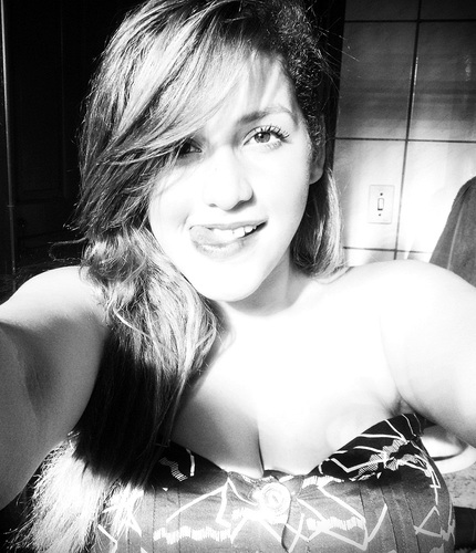 'Tenho muitas virtudes, muitas mesmo, por isso não me descrevo, não gosto de me limitar (8)