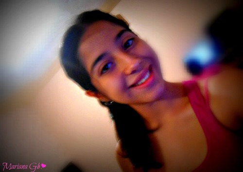Soy divrtida, muy amigable, soy fan de JB!, me gusta conocer gente, amo editar fotos, soy muy buena jugando basket'  & me gusta un poco 1D