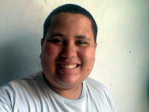 Já que falo sozinho na vida real, resolvi criar um twitter, pelo menos aqui eu falo sozinho com todo mundo :) rsrsrs