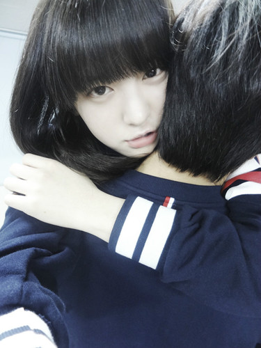 I'm a girl who waiting for..
Something~
Sensitive..it's Me!!