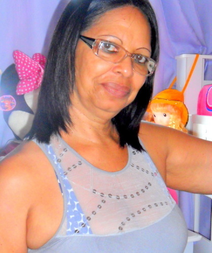 Sou difícil de conviver com as pessoas, não por ser desatualizada e sim por não querer mesmo muita aproximação.