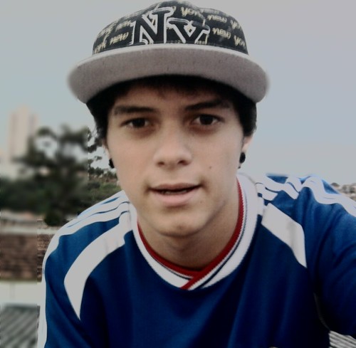 um garoto que sonha em ser um rockstar =]