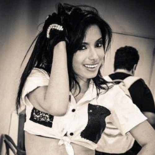 @anitta_oficial gosto de se fã dela e tei pessoas que pergunta se sou fã dela e falo que sou mais se nao gostou nao fala nada pq sou eu que gosto da musicas del