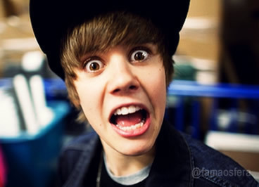 Belieber roxa, carioca, chata, bonita, simpática, e L O U C A  por ele @justinbieber ♥
