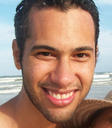 Ainda a procura de uma frase de Clarice Lispector ou Caio Fernando Abreu para me definir.