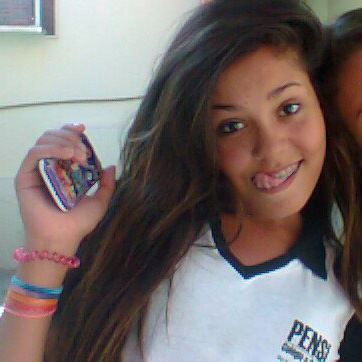 pessoa do twitter e sou uma pessoa e bla bla bla não vou ficar falando para geral como eu sou se quiser saber de mim vai no meu face Priscila Rocha