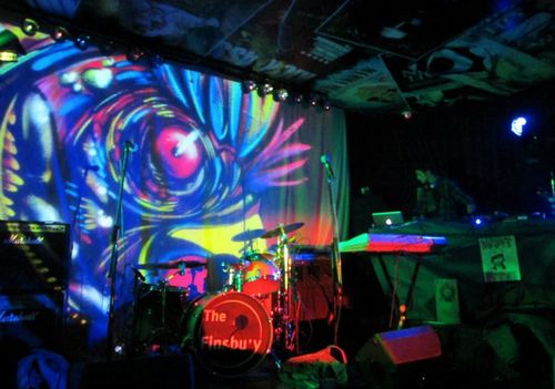 I used to spin live visuals.