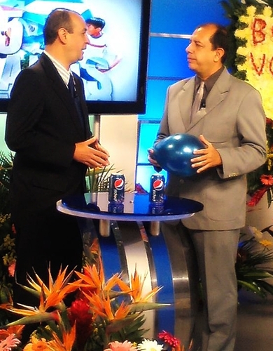 Presentador y comentarista de la television guatemalteca. Actualmente Area Grande y Teledeportes.