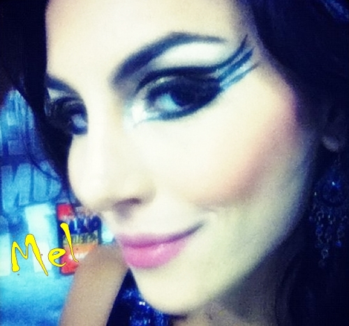 MelanieNunesFr's profile picture. ☜═㋡  Sorria bonito e deixe os outros quererem descobrir qual é o segredo que faz você rir. =)