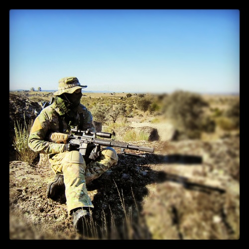 Estudiante Bellas Artes en la UCM, viviendo en el Colegio mayor Teresa de Jesus, jugador de Airsoft en la asociacion Airsoft Caceres y enreda semiprofesional
