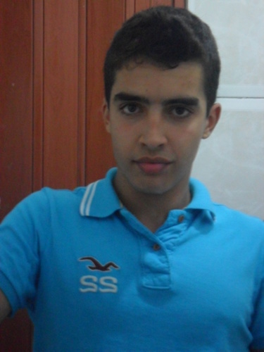 16anos,corinthiano,extrovertido,gosto de joga bola,musicas,,filmes,cursando o ensino médio. 
Quer saber mais ? Follow Me