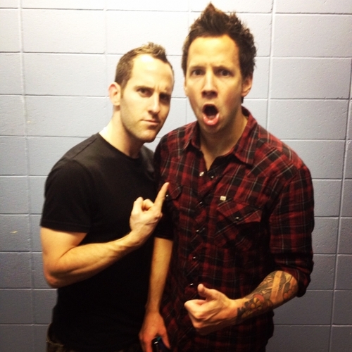 Fc em homenagem a Demi e a Banda Simple Plan