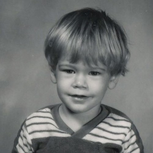 aaronpaulpurkey's profile picture. I’m an artist and photographer. I like creating things and drawing. I’m here to learn and tweet.