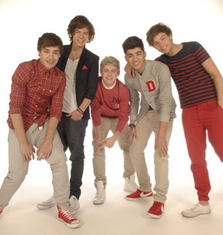 3girlswholove1D's profile picture. We are Ginny, Joana and Rita :) and we are 3 friends, of very few words: thank you.