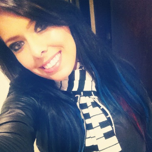 Primeiro e único #SorrisoDaMia Recuso imitações! Fã Clube Oficial. Desde:: 08/09/2011 Seguido pela @mia_cw7 no mesmo dia!