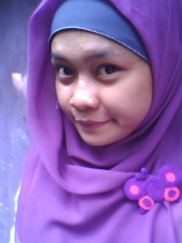 gerimis is my favorit moment,........
purple, honey bee n flower is my life...........
me is princess dee......