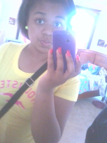 DesiiRaye's profile picture. team follow back..mention me do what you like