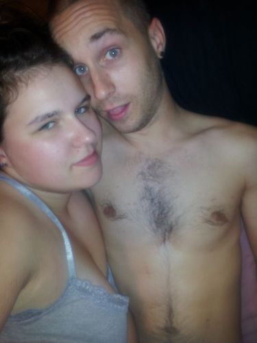 engaged to wonderful girl i have two kids but one didnt make but i have a son name alexander bryce davis he on years old