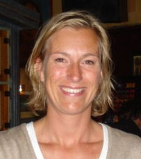 Eigenaar Van den Putten ERA Makelaars Heemstede - NVM makelaar/taxateur - 2 heerlijke dochters - hockey - golf - yoga - wijn - genieten - saab 93 cabrio