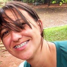sou romantica,extrovertida,amo fazer amigos,teatro,piquinique,ir em cachueiras, correr,pedalar, ler,livros,amo chico xavier,tudo que é do bem me faz feliz