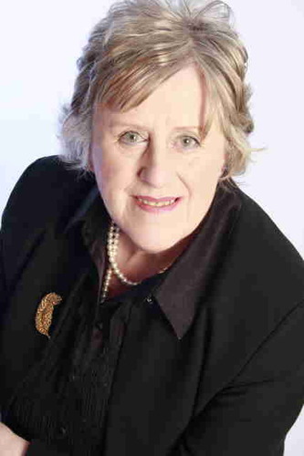 I am a reporter/feature writer, trained counsellor. I'm a Tony Robbins fan, fire walker & AR crew. I am also passionate about nutritional wellness and Brexit