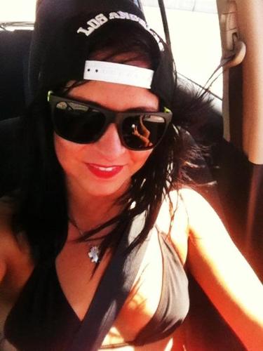 koriOHkori's profile picture. Kori is a girl with a dream. A very simple dream. Vodka.