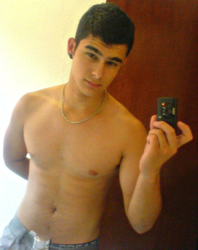 22 anos,engraçado,divertido, & corinthianoooo. , #Surf , #Coca , #Doritos, #Escorpião