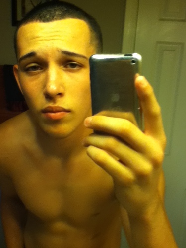 #TeamSingle/MHS/TeamLakers/TeamKidInk/live life to the fullest so follow or you'll regret it....