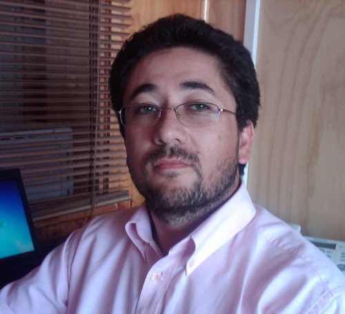 Esposo, papá, hijo, hermano y trabajador de toda la vida, emprendedor, empresario, con espíritu de superación.