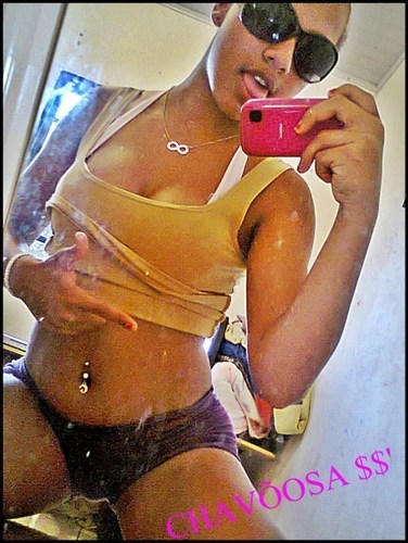 ; ; há novinhÁ ta qq. tÁ ♪ ideiÁ errada aQi nem consttÁ,, ela é minÁ responssa ..aquela Q. chegÁ no baile ,,qq. sabe curttir e manter a postura roubÁ olhares