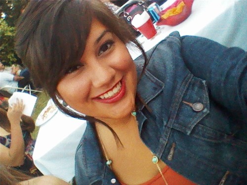 Jocelyn_B's profile picture. Loud. Lancer .Addicted to Coffee.