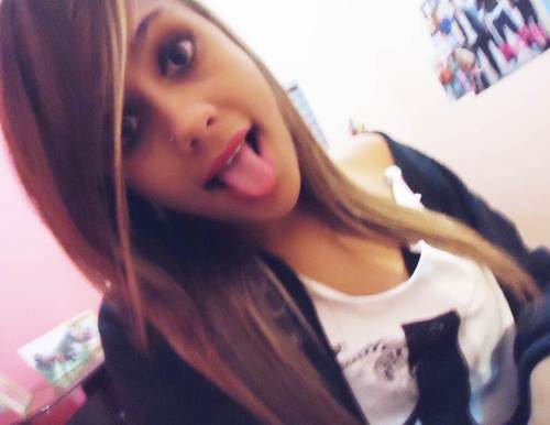 Feia, chata, irritante... Tudo o que sua mãe não quer u_u