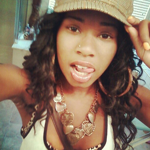 ❤im corny, clumsy, & goofy lmao Owell love me flaws & all :) ! $$$$$ follow my KiNG @bdubb005 ←← future NBA star