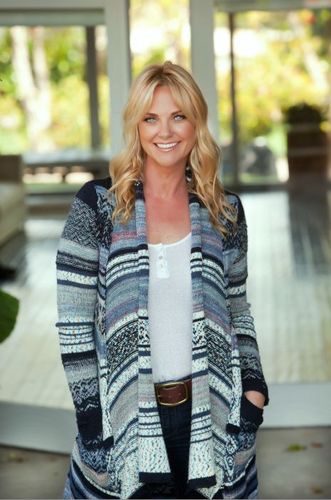 Megan Weaver is a co- host on JEFF LEWIS LIVE on RadioAndy on SiriusXM. Owner of Megan Weaver Design, a Los Angeles based interior design company.