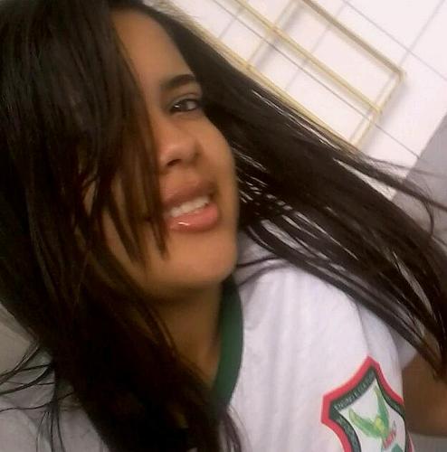 ;* Confesso que endureci um pouco. Desacreditei muito das coisas, sobretudo das pessoas e de suas boas intenções. (Yn)